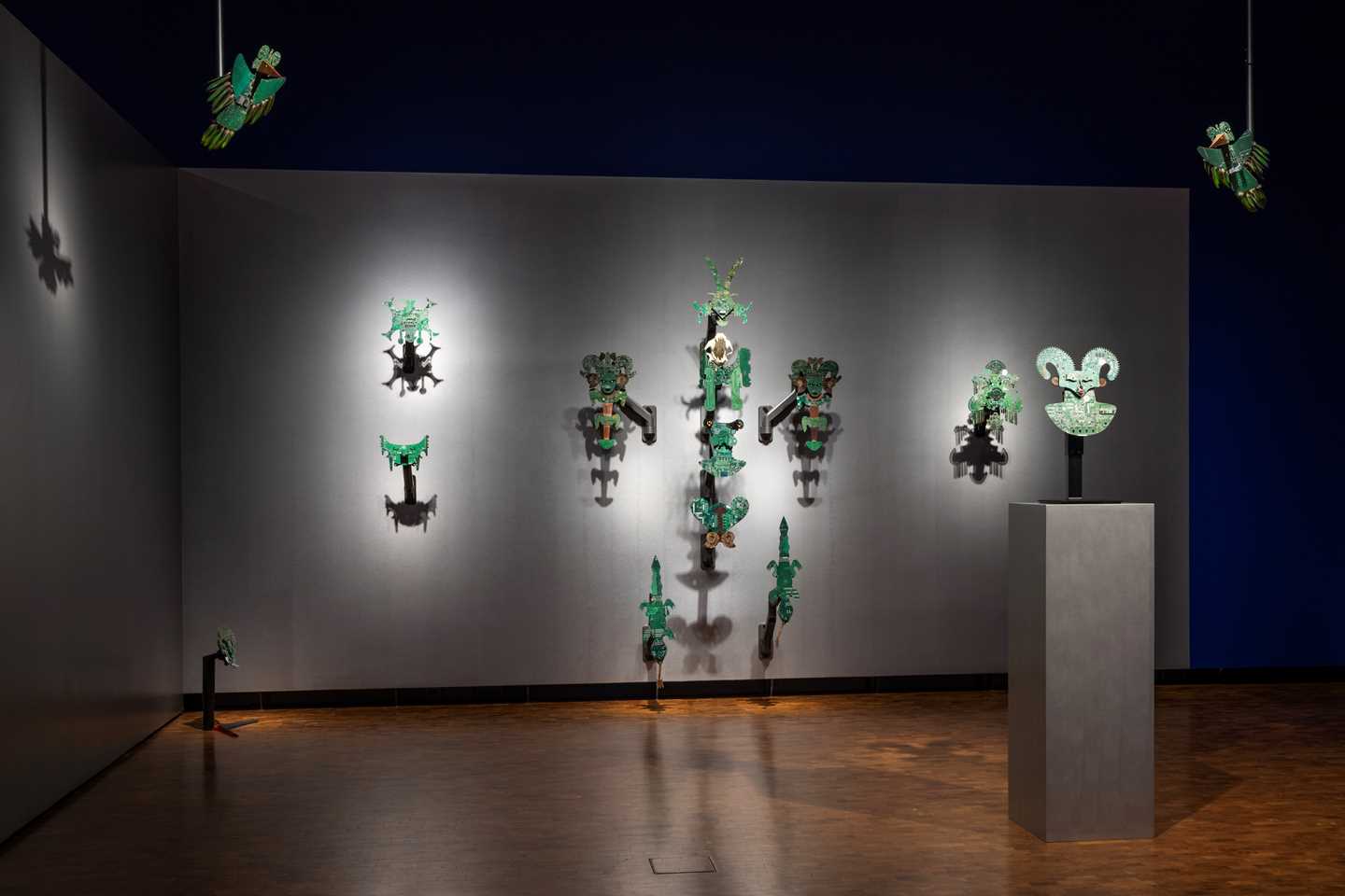 Installation view of the work by the artist duo Mazenett Quiroga, consisting of a series of sculptures made from computer components. Photograph.