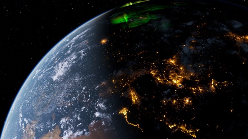 En del av jordkloden sett fra verdensrommet der deler av jordkloden sprekker opp og gnistrer. Skjermbilde