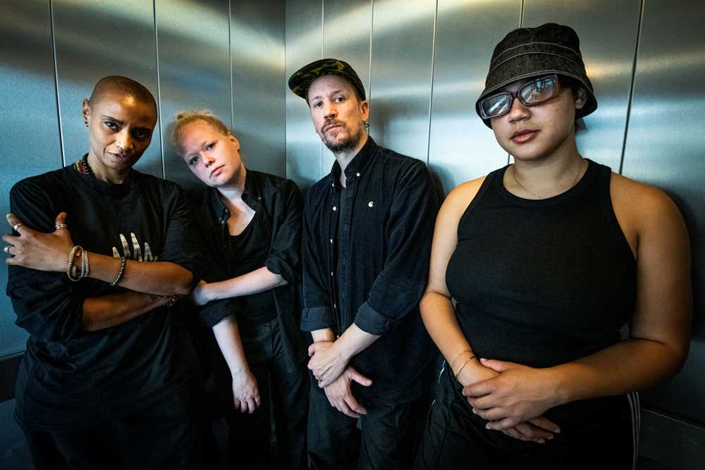 Foto av bandet ØKSE.